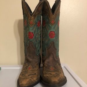 Laredo cowgirl boots